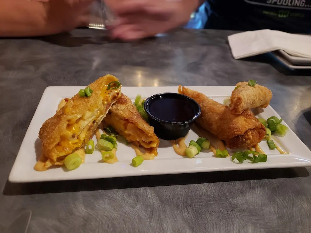 Mac N Cheese Eggrolls